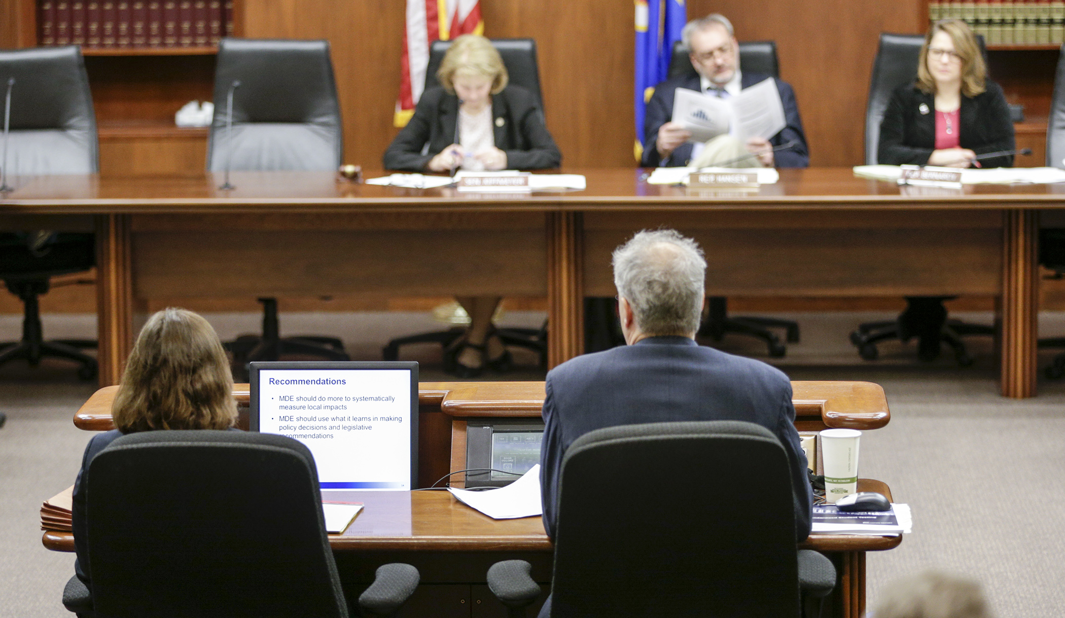 Deputy Legislative Auditor Judy Randall and David Kirchner, evaluation manager for the Office of the Legislative Auditor, describe the OLA’s evaluation of standardized student testing at a meeting of the Legislative Audit Commission. Photo by Paul Battaglia