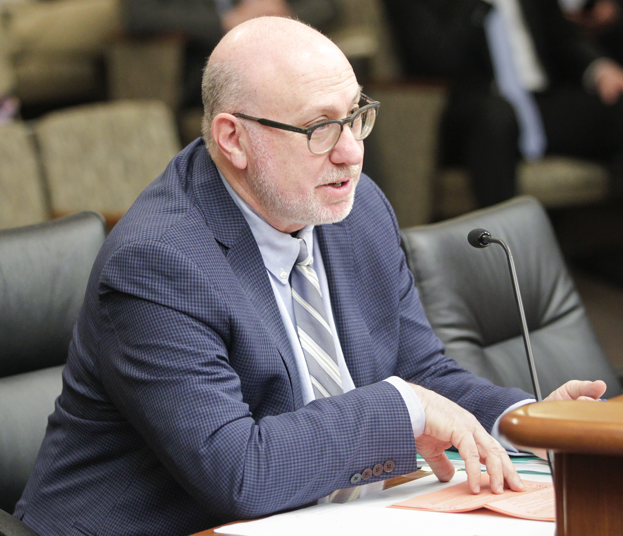 Rep. Frank Hornstein, chair of the House Transportation Finance and Policy Division, comments on a series of amendments to the division’s omnibus bill during the April 4 meeting. Photo by Paul Battaglia