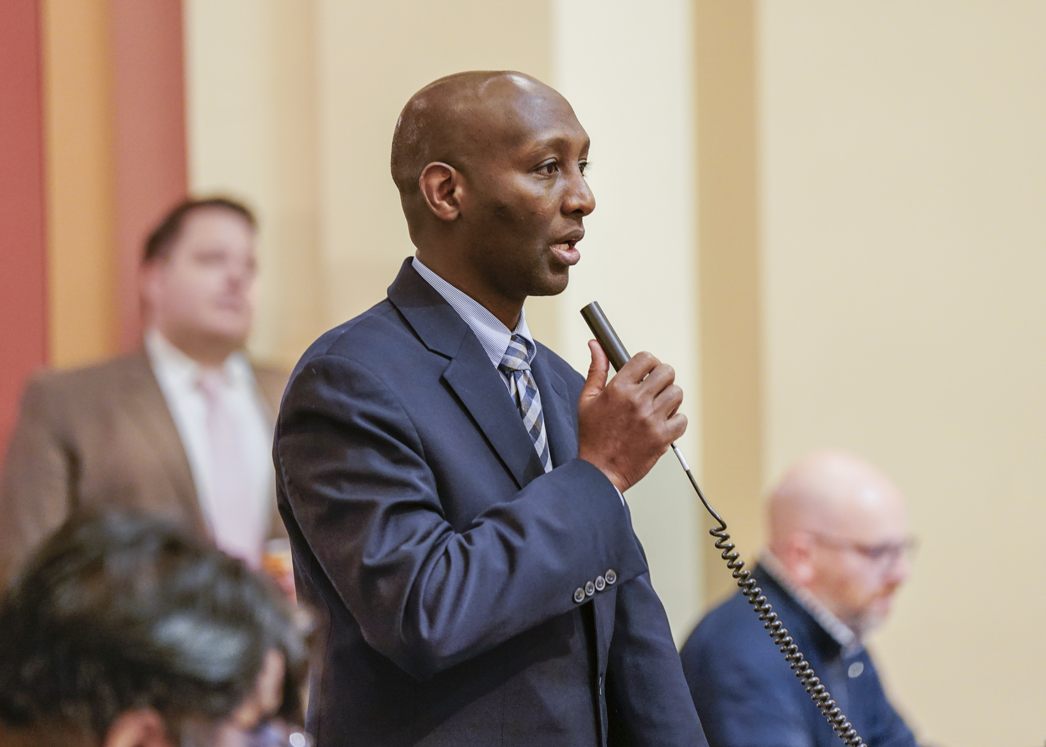 Rep. Mohamud Noor introduces HF2847/SF2934*, the omnibus human services finance bill, on the House Floor April 25. (Photo by Catherine Davis)
