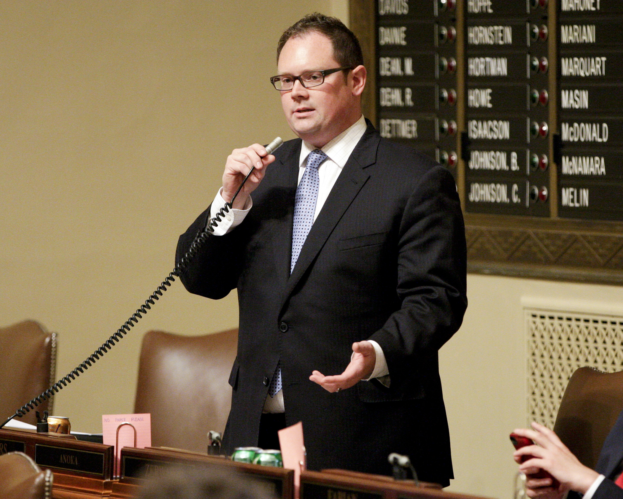 Rep. Tim Sanders explains provisions of the “omnibus liquor bill” during debate on the House Floor April 28. Photo by Paul Battaglia