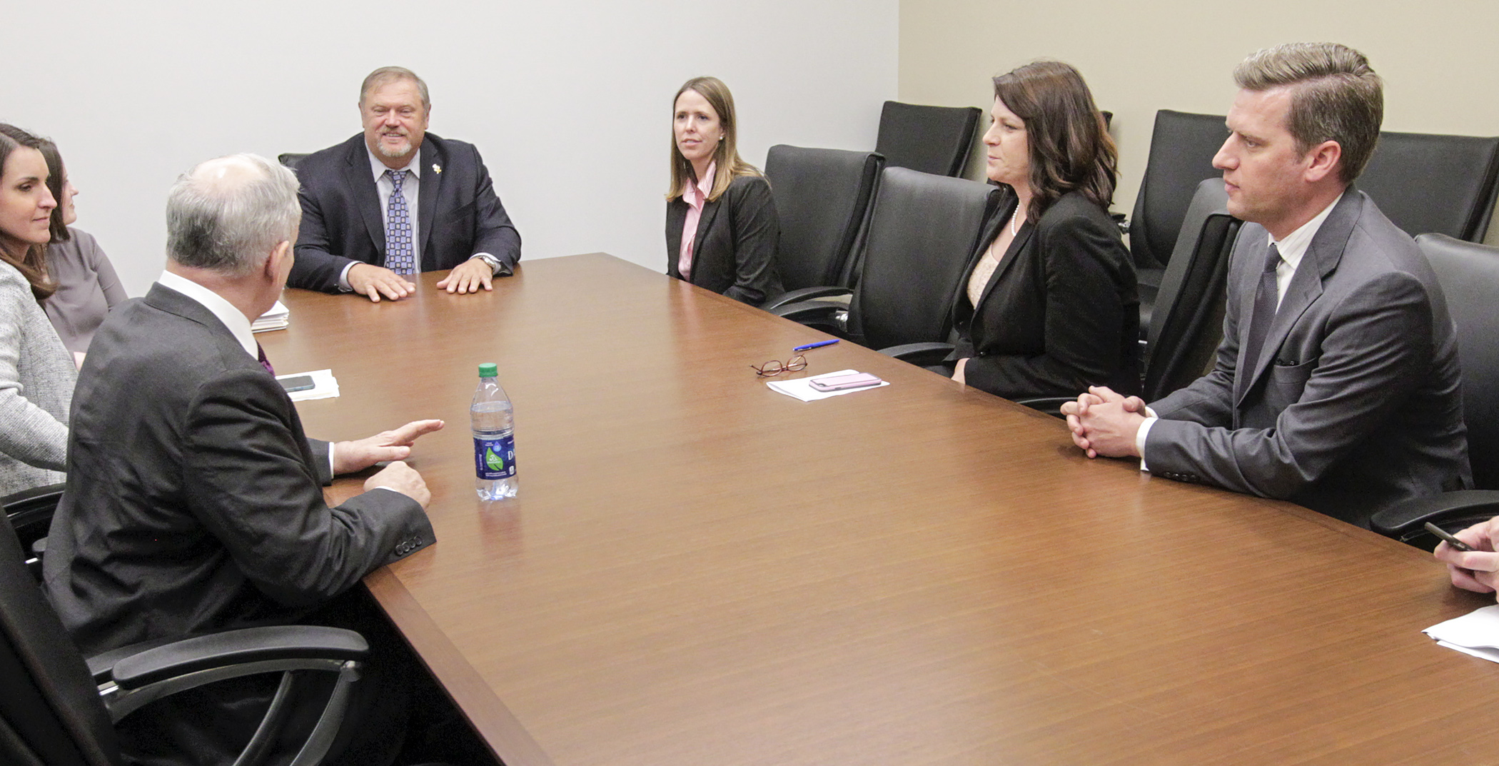 House Speaker Kurt Daudt, right to left, House Majority Leader Joyce Peppin, Sen. Katie Sieben, Senate Majority Leader Tom Bakk and Gov. Mark Dayton gather May 12 to talk about end of session matters. Photo by Paul Battaglia