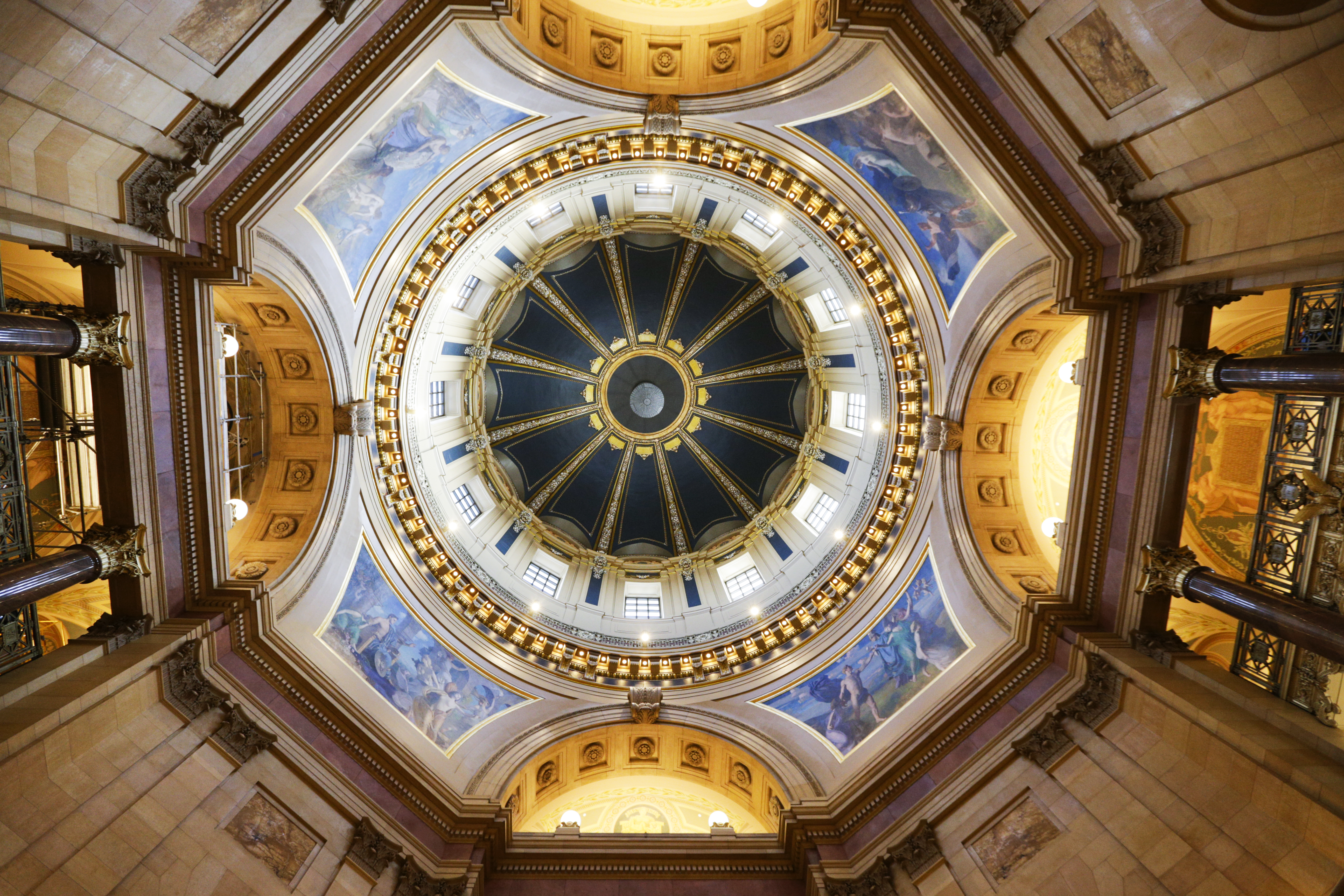 A view of the newly restored Capitol Rotunda ceiling before opening day of the 2017-18 legislative session Jan. 3. Photo by Paul Battaglia